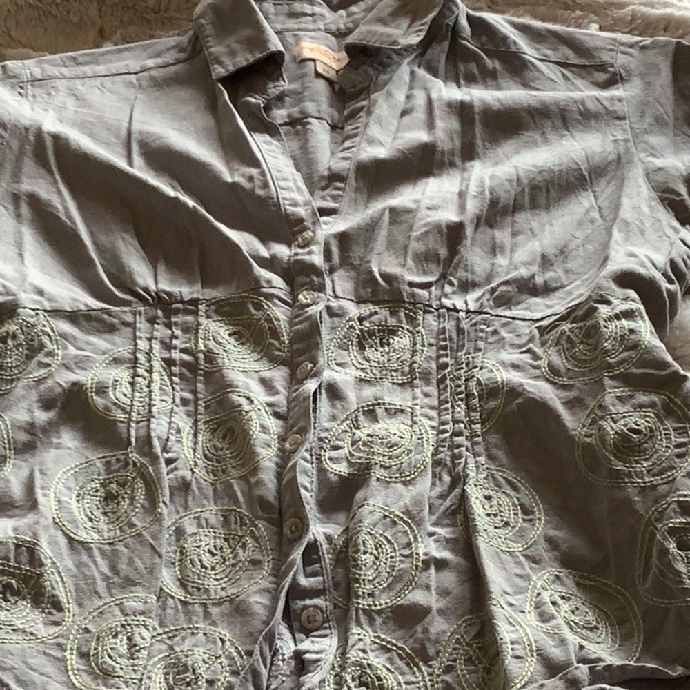 Aventura women’s Embroidered Shirt